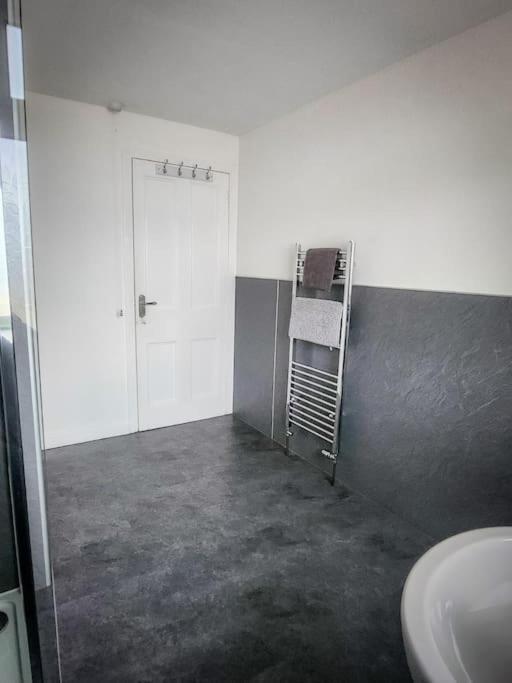 Central 2-Bedroom Bunglow With Double Sofa Bed Carnoustie Bagian luar foto