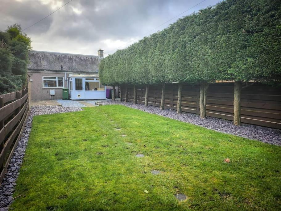Central 2-Bedroom Bunglow With Double Sofa Bed Carnoustie Bagian luar foto